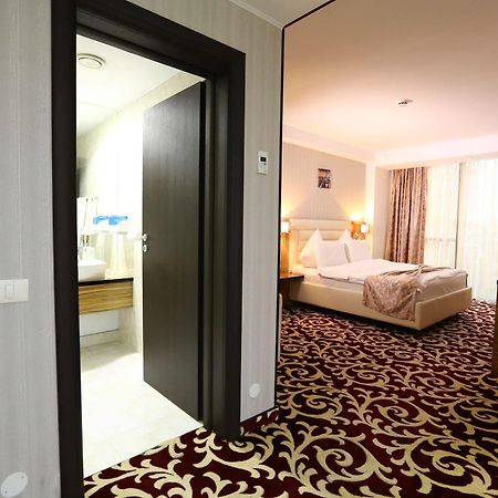 Hotel Articus Craiova Eksteriør billede