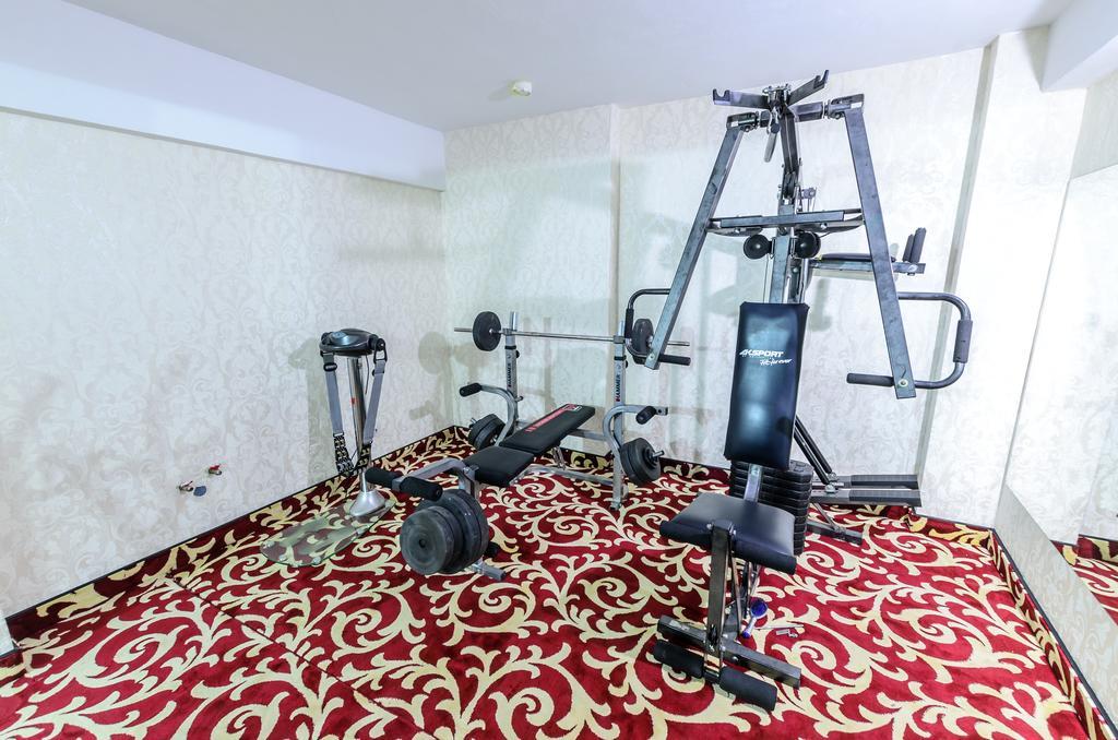 Hotel Articus Craiova Eksteriør billede