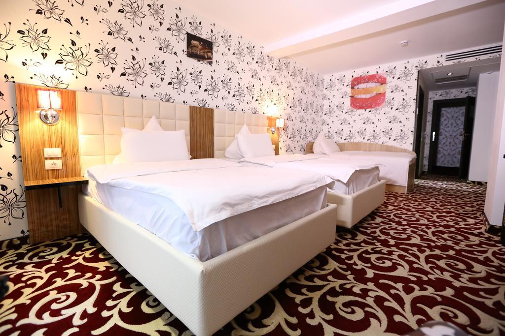 Hotel Articus Craiova Eksteriør billede