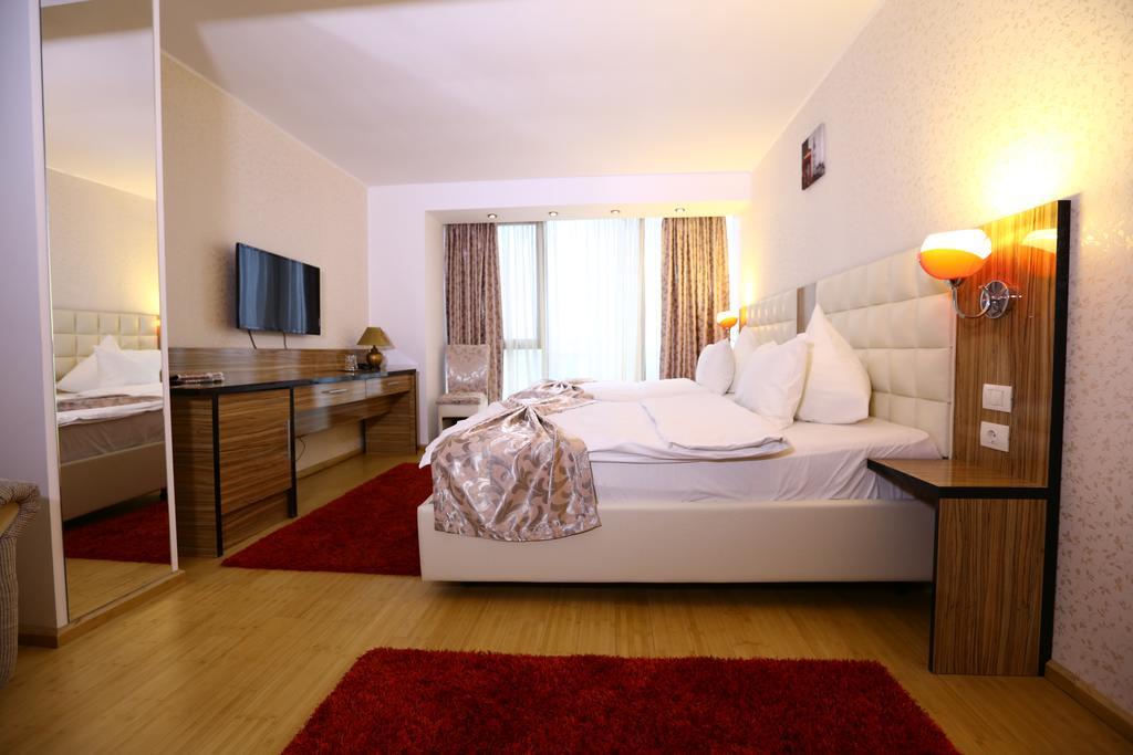 Hotel Articus Craiova Eksteriør billede