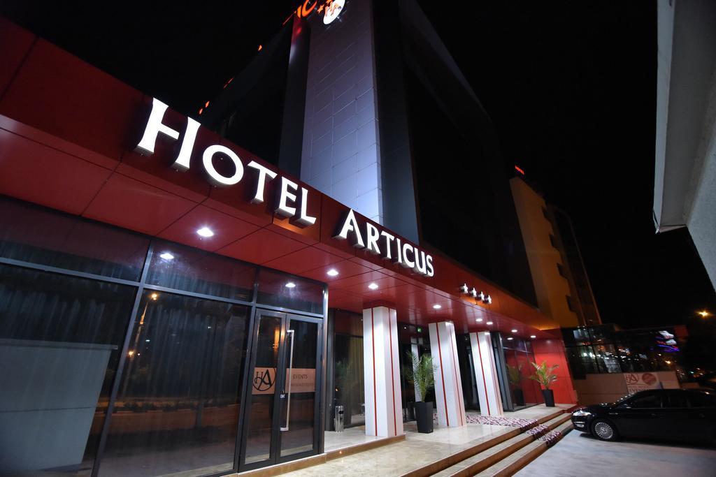 Hotel Articus Craiova Eksteriør billede