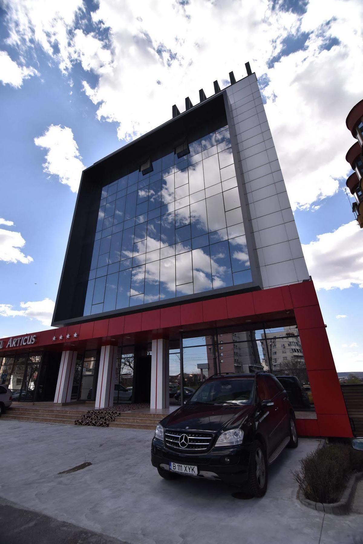 Hotel Articus Craiova Eksteriør billede