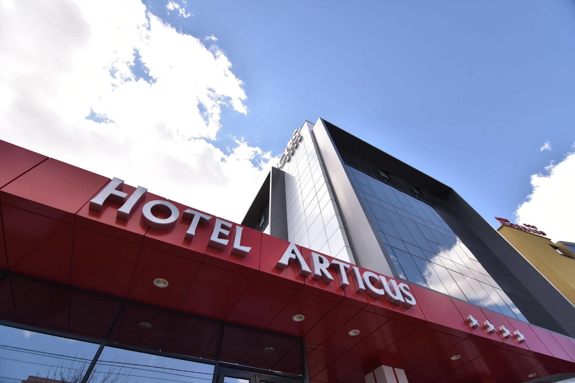 Hotel Articus Craiova Eksteriør billede