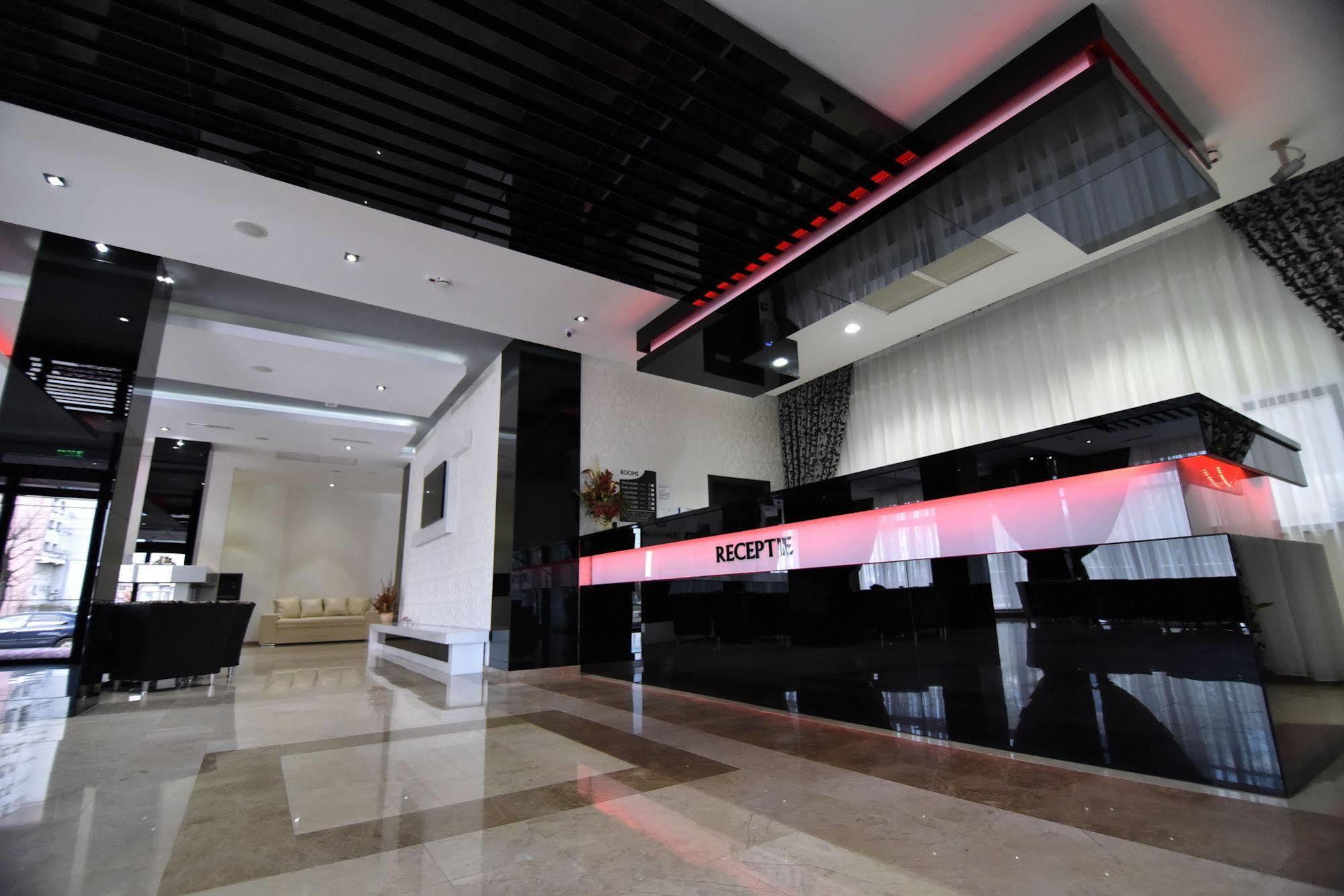 Hotel Articus Craiova Eksteriør billede